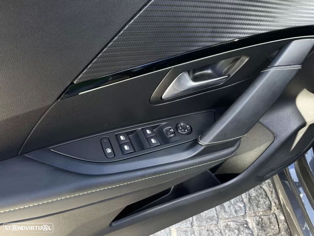 Peugeot 208 1.2 PureTech GT Line EAT8 - 44