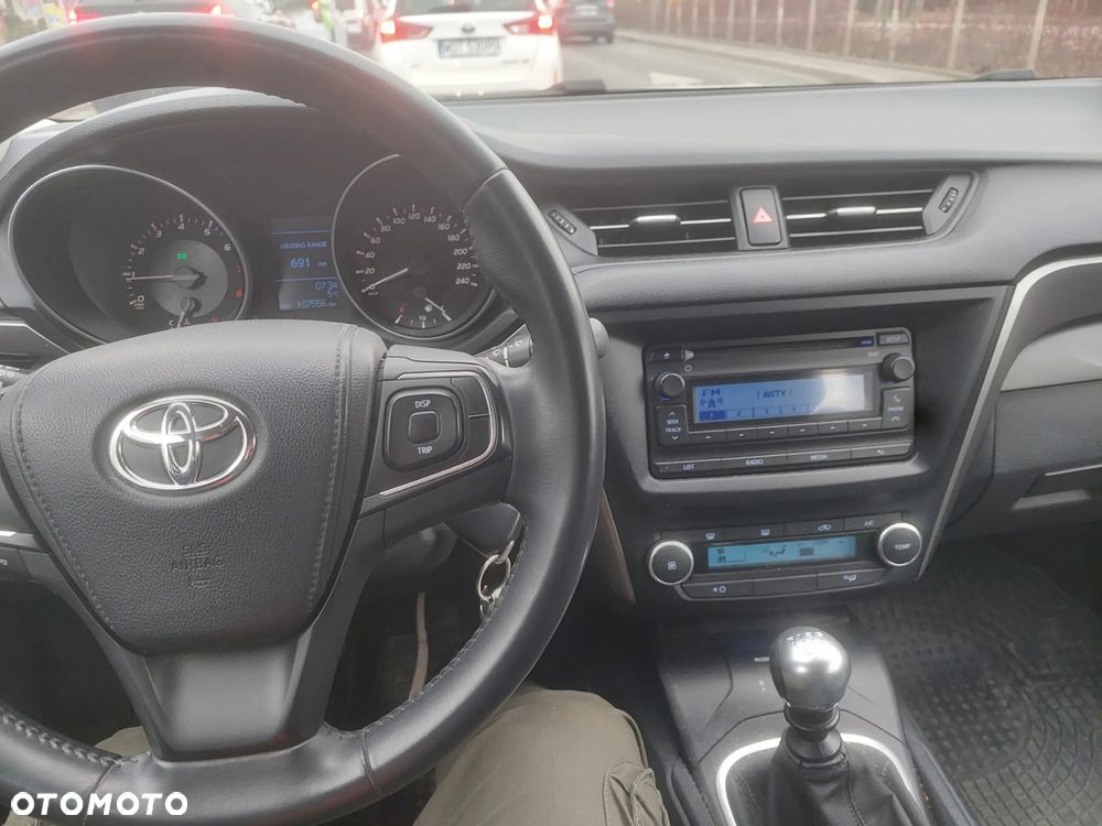 Toyota Avensis 1.8 Active - 8