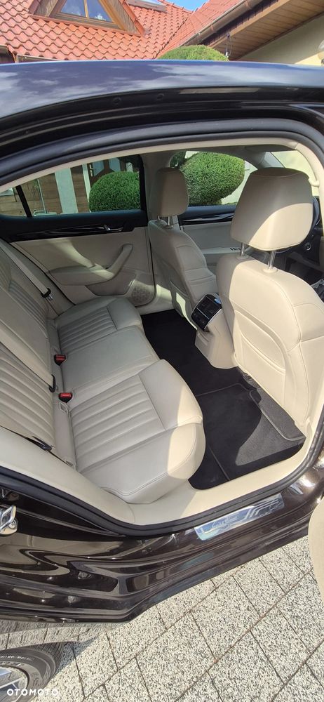 Skoda Superb 2.0 TDI L&K DSG - 11