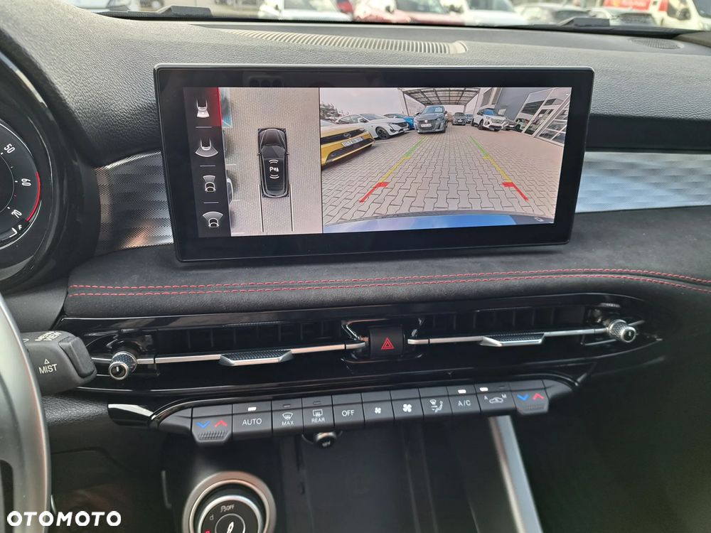 Alfa Romeo Tonale 1.3 PHEV Q4 Veloce - 13