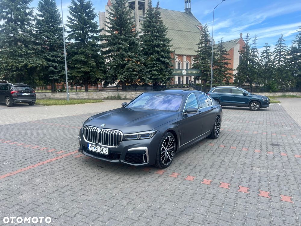 BMW Seria 7 745e - 1