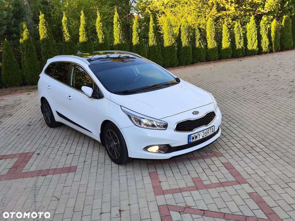 Kia Ceed - 11