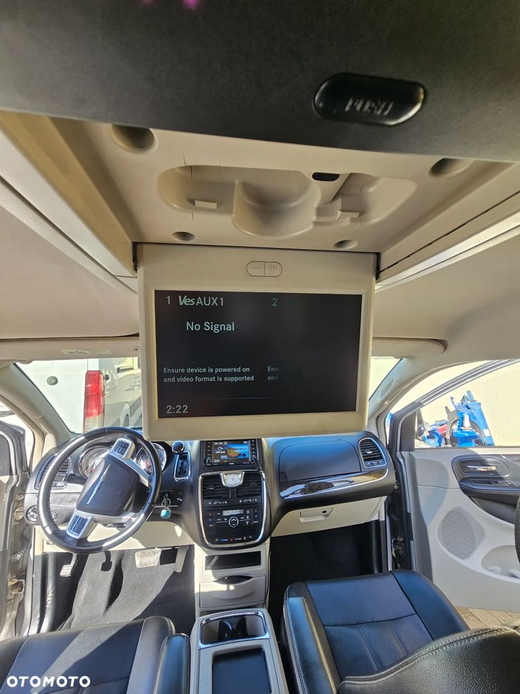Chrysler Town & Country 3.6 Touring - 32