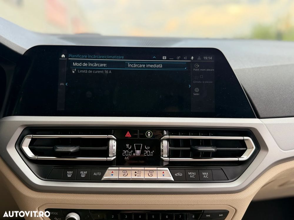 BMW Seria 3 330e Aut. Advantage - 37