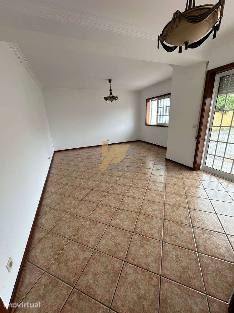 Moradia T3 de 3 Frentes | 3 Quartos | Garagem para 2 a 3 Carros - Grande imagem: 5/16