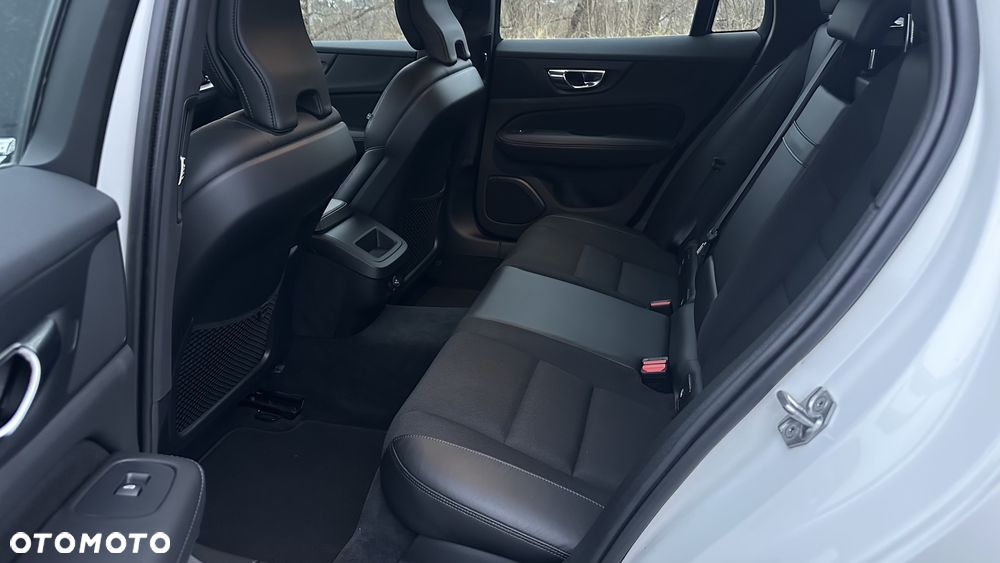 Volvo V60 T4 Geartronic Momentum Pro - 13