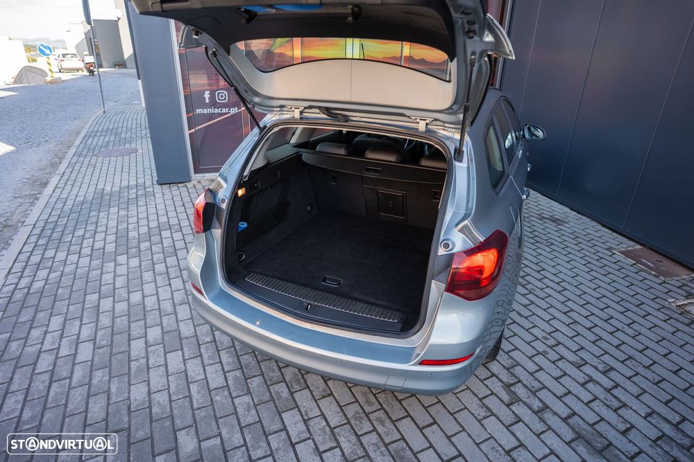 Opel Astra Sports Tourer - 19