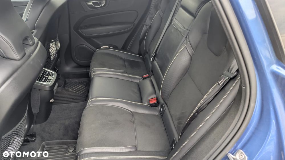 Volvo XC 60 T6 AWD R-Design - 10