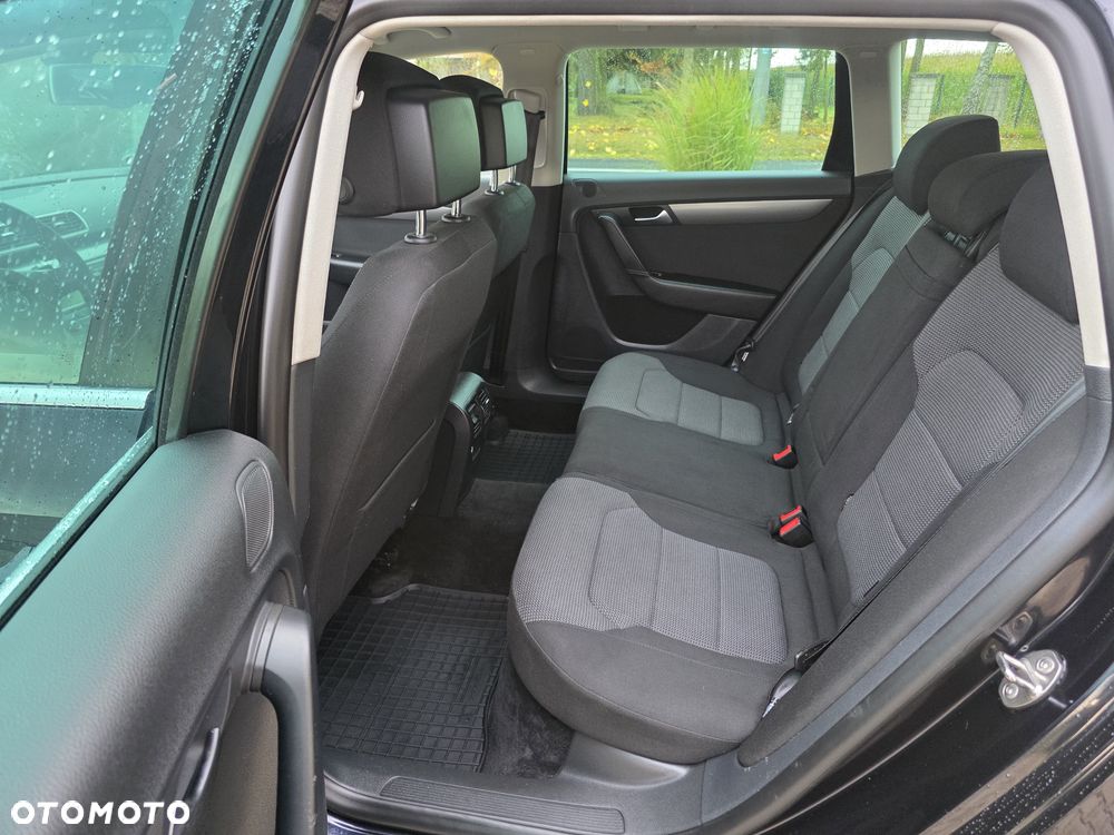 Volkswagen Passat - 9
