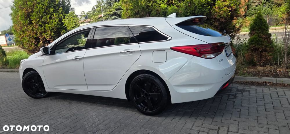 Hyundai i40 Kombi 1.7 CRDi DCT Premium - 11