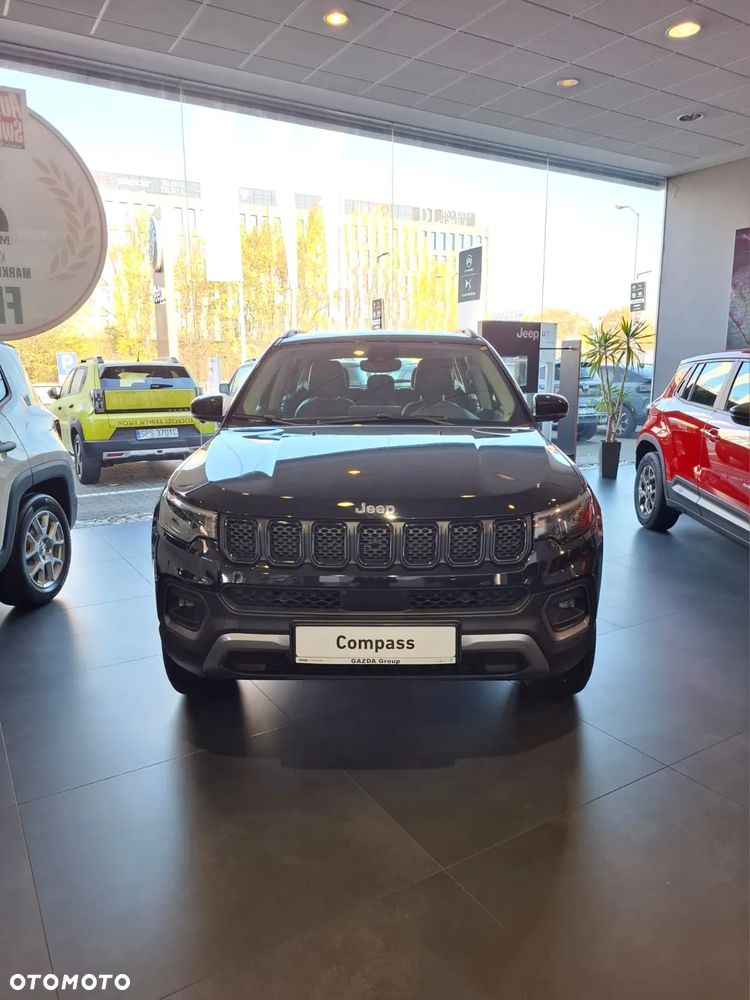 Jeep Compass ver-1-3-t4-phev-4xe-overland-s-s - 2