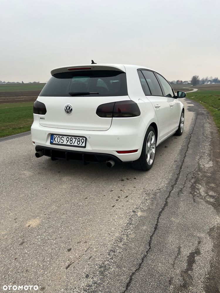 Volkswagen Golf 2.0 TSI GTI - 1