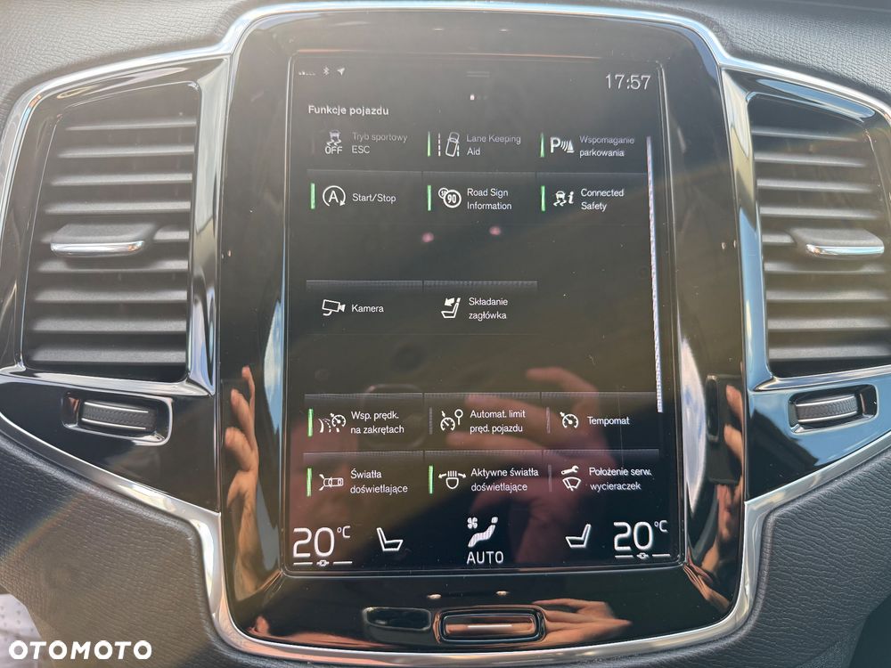 Volvo XC 90 B5 D AWD Geartronic Momentum Pro - 25
