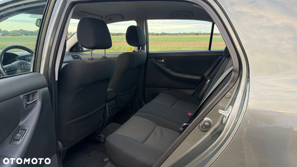 Toyota Corolla 1.6 VVT-i Sol - 13