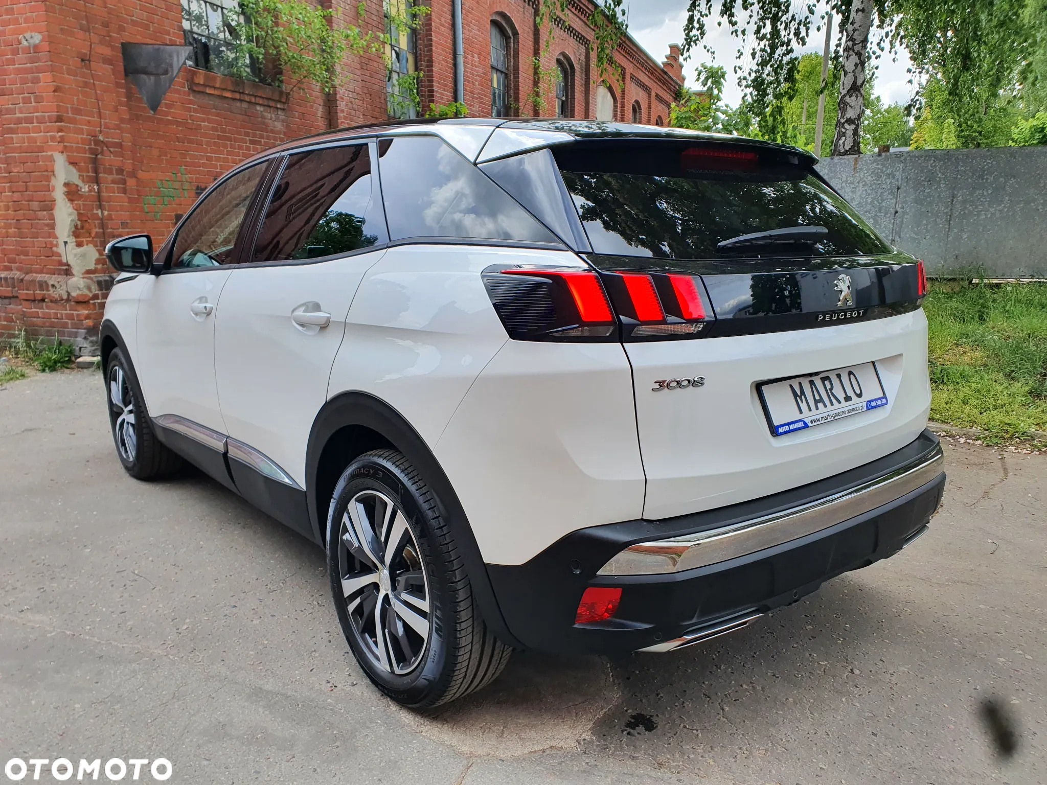 Peugeot 3008 1.2 PureTech Allure S&S EAT8 - 5