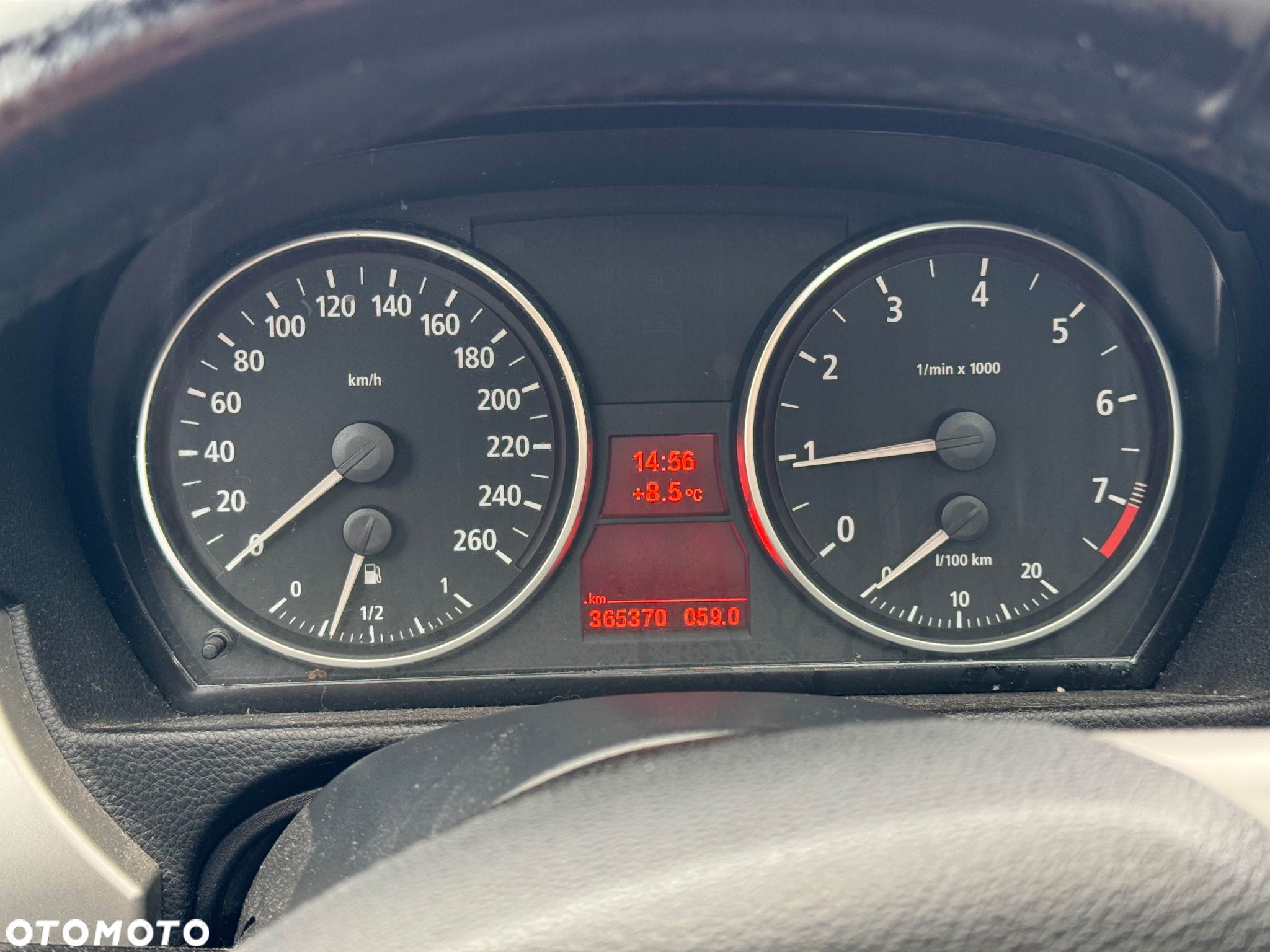 BMW Seria 3 325xi Touring - 29