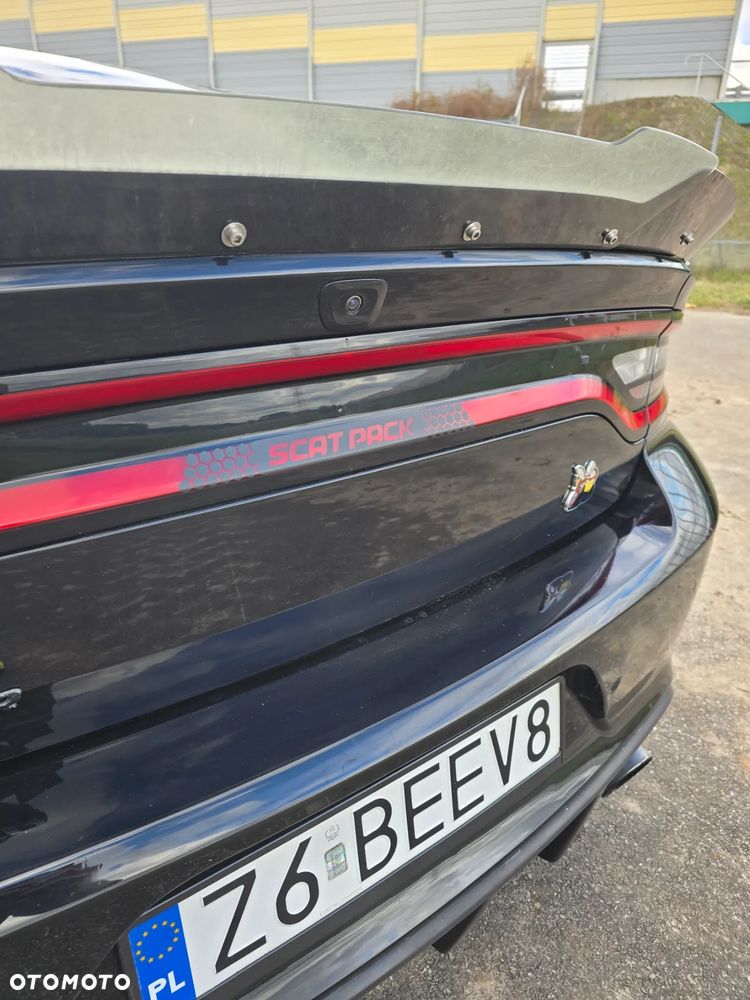 Dodge Charger 6.4 Scat Pack - 18