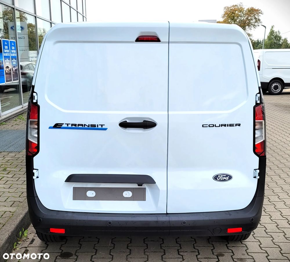 Ford Transit Courier - 9