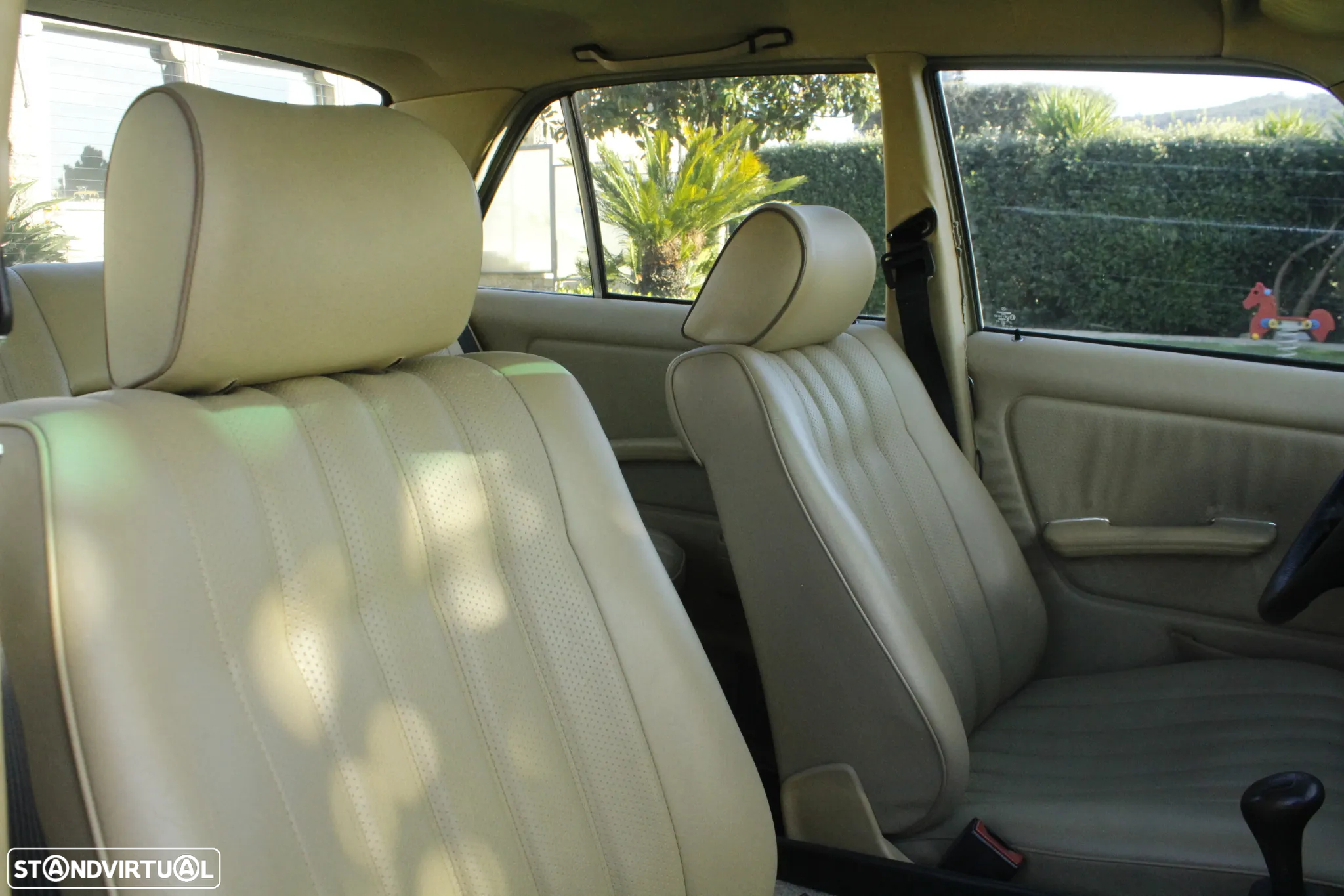 Mercedes-Benz 300 D - 17