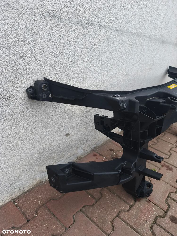 Pas przedni wzmocnienie Mercedes-Benz Sprinter W907 A9078175200 - 2