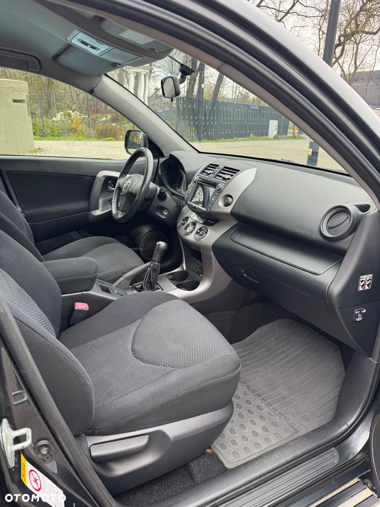 Toyota RAV4 2.0 VVT-i Sol - 17