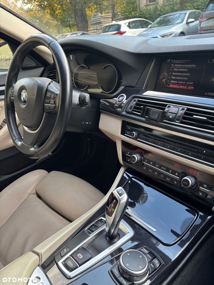BMW Seria 5 520d Luxury Line - 14