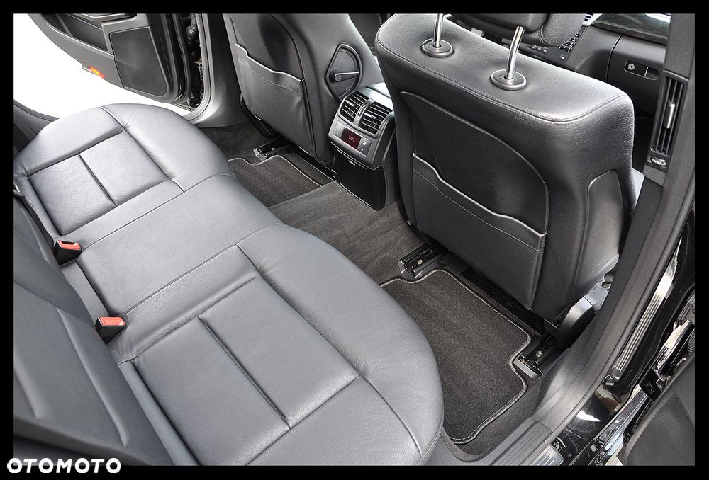 Mercedes-Benz Klasa E 300 CDI DPF BlueEFFICIENCY 7G-TRONIC Avantgarde - 22