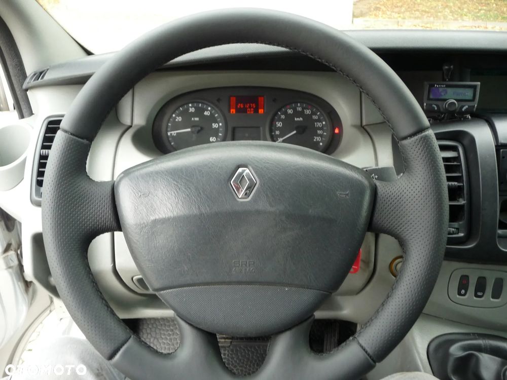 Renault Trafic - 16