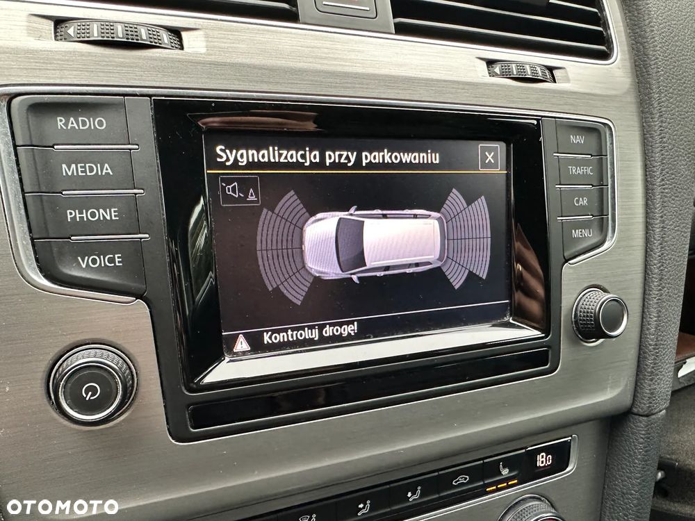 Volkswagen Golf 2.0 TDI (BlueMotion Technology) Comfortline - 36