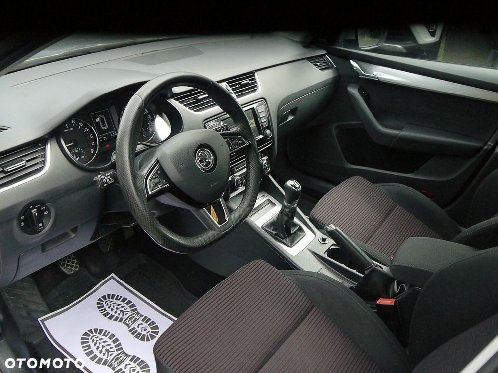 Skoda Octavia 2.0 TDI Sportline - 27