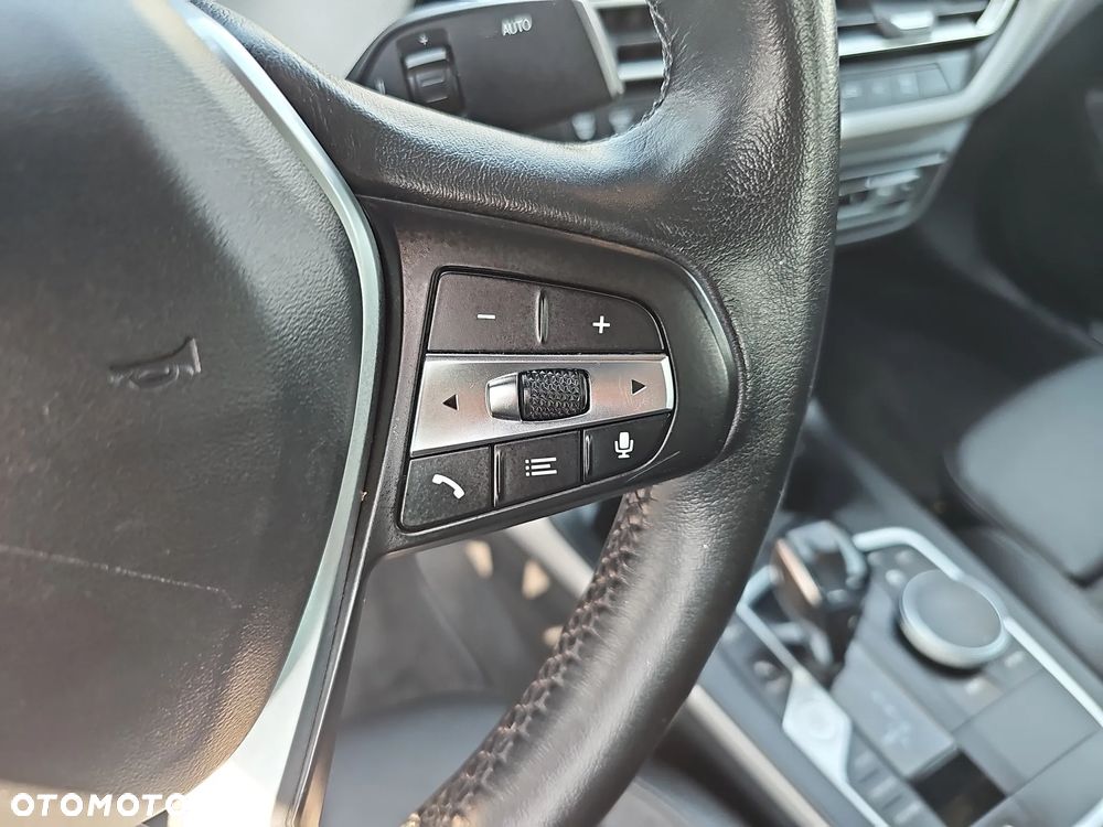 BMW Seria 2 218i - 18