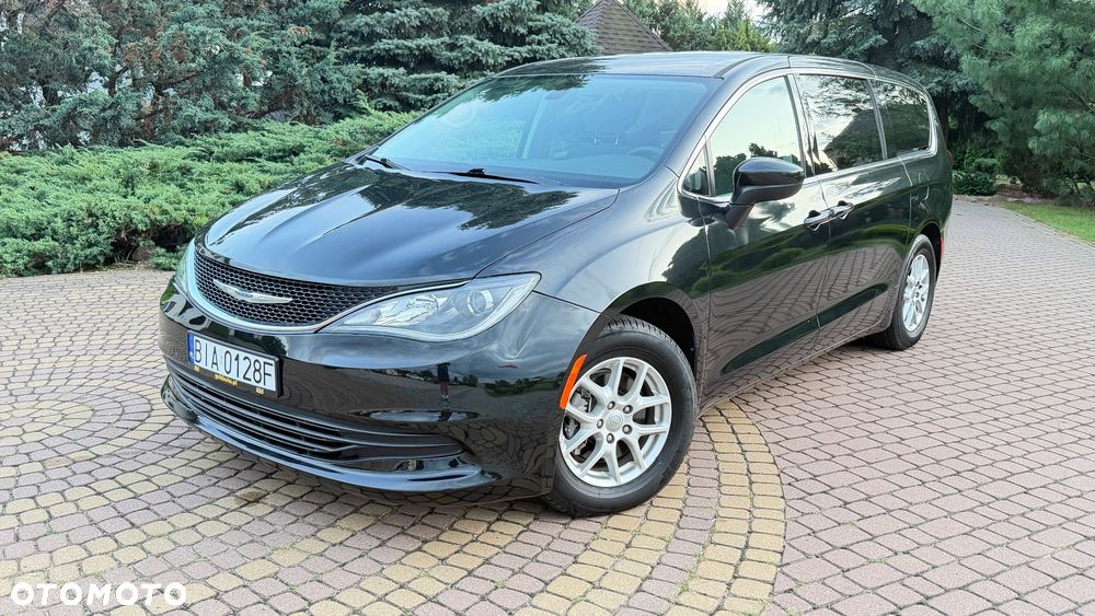 Chrysler Pacifica - 11