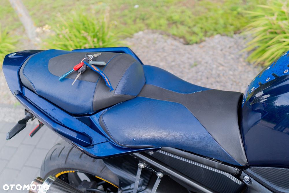 Yamaha FZ - 16