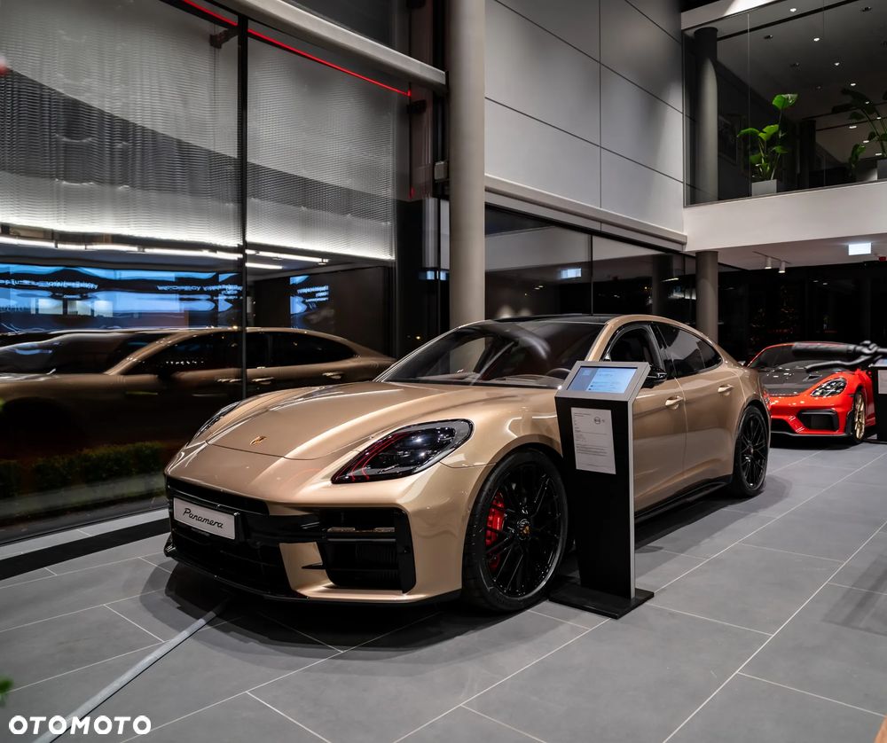 Porsche Panamera - 1