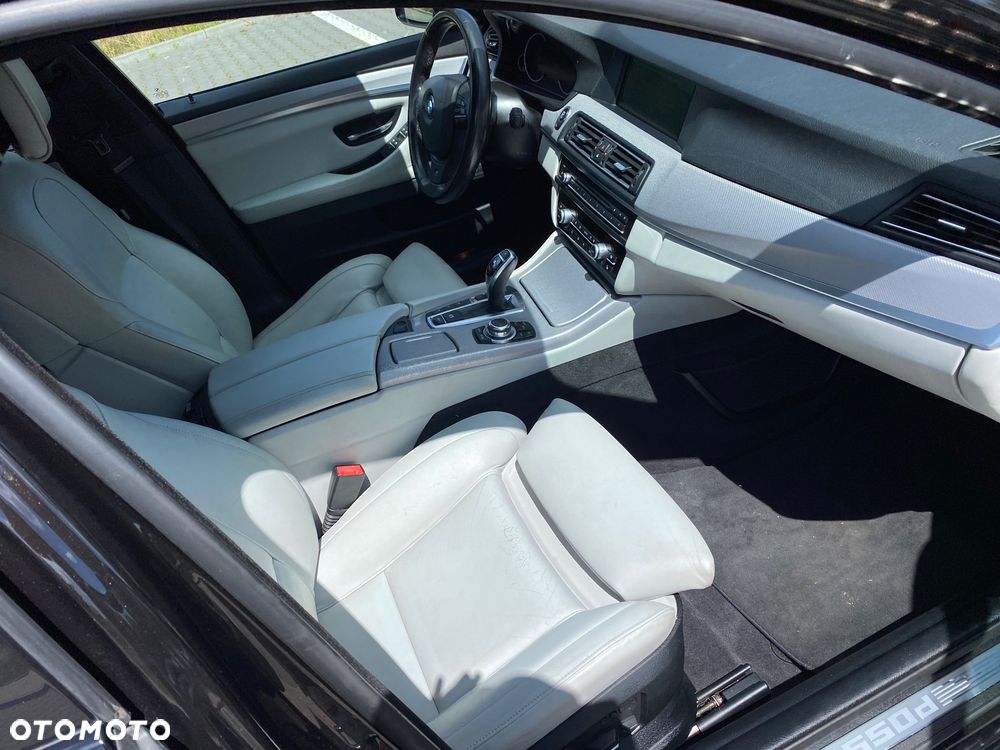 BMW Seria 5 M550d xDrive - 18