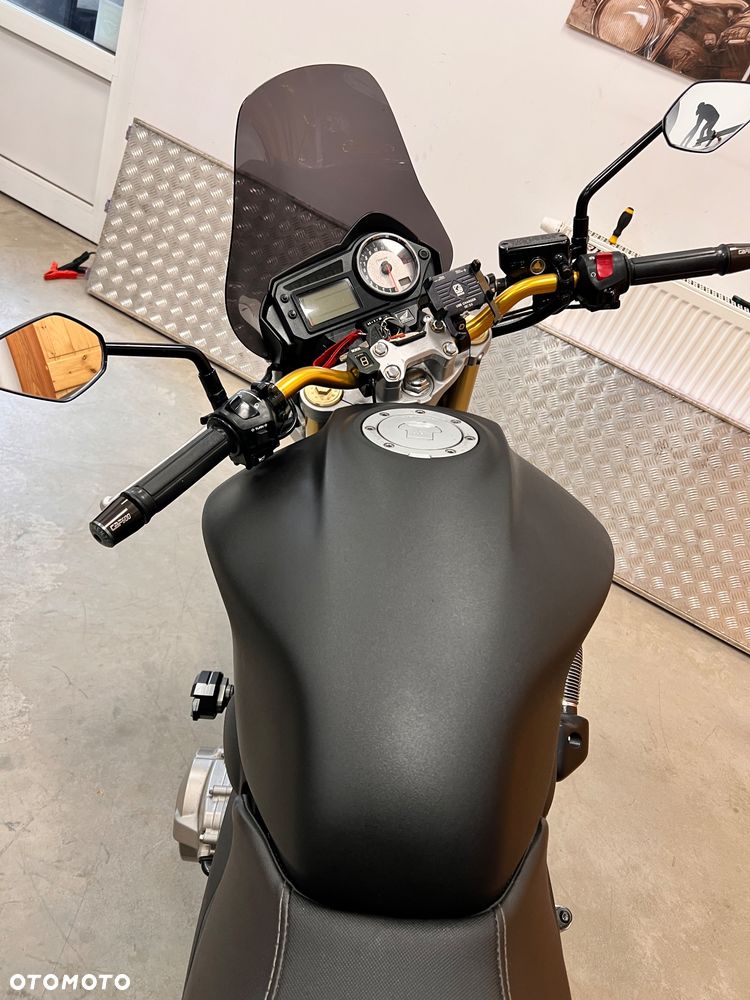 Honda Hornet - 19