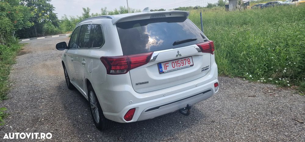 Mitsubishi Outlander PHEV 2.4 L 4X4 Instyle+ - 6