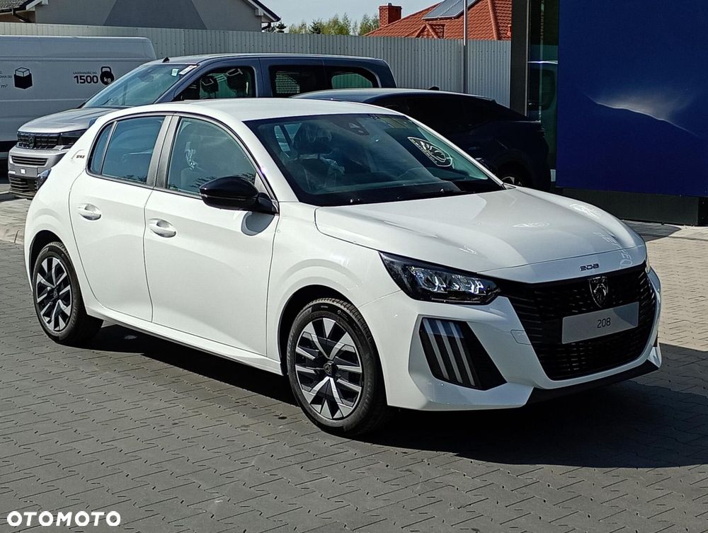 Peugeot 208 - 8