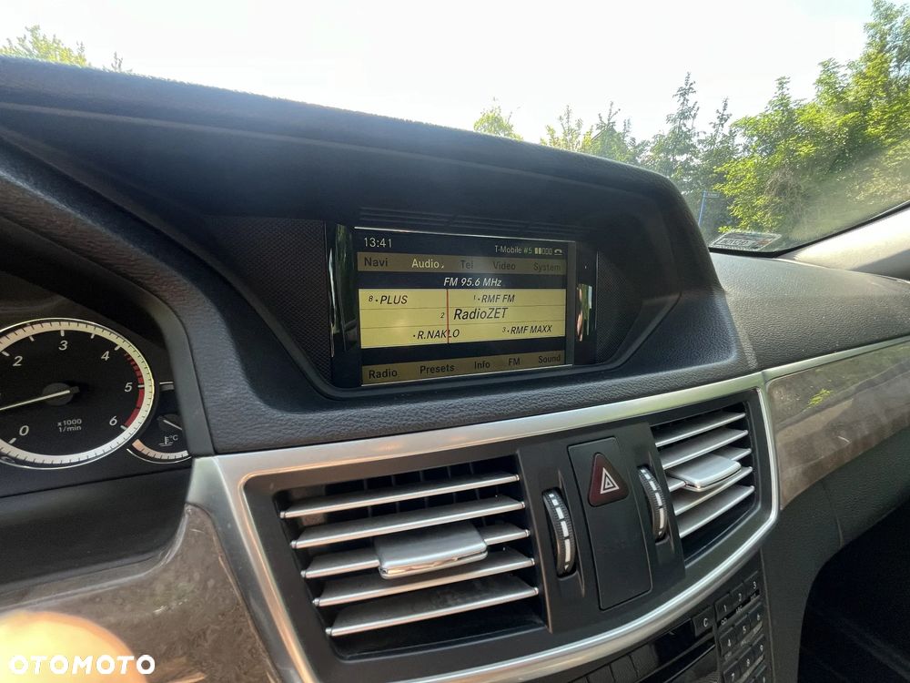 Mercedes-Benz Klasa E 200 CDI DPF BlueEFFICIENCY Automatik Elegance - 8