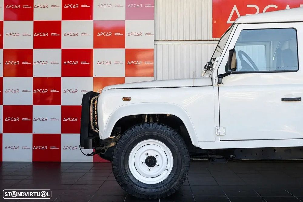 Land Rover Defender 90 2.5 Td5 E - 19