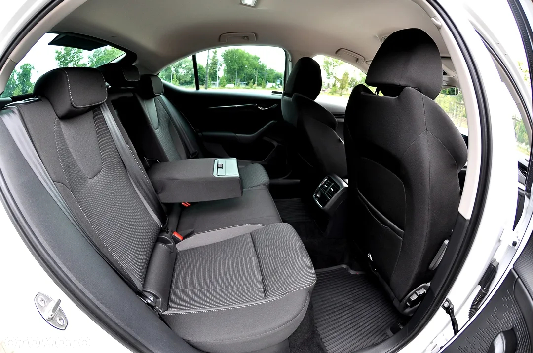 Skoda Octavia 1.5 TSI e-TEC DSG Ambition - 33