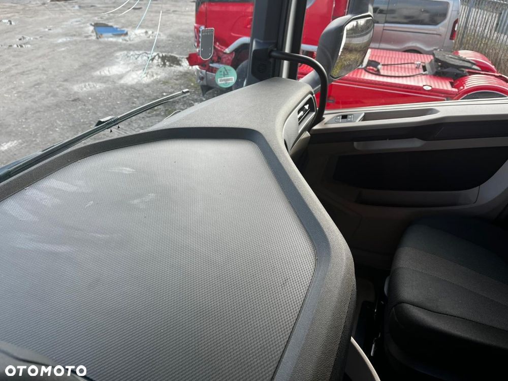 DAF XG - 4