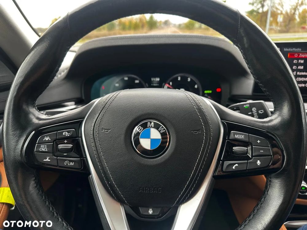 BMW Seria 5 530d Luxury Line - 11