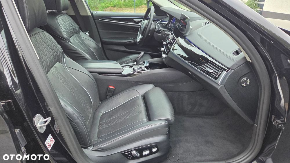 BMW Seria 5 520d Luxury Line sport - 31