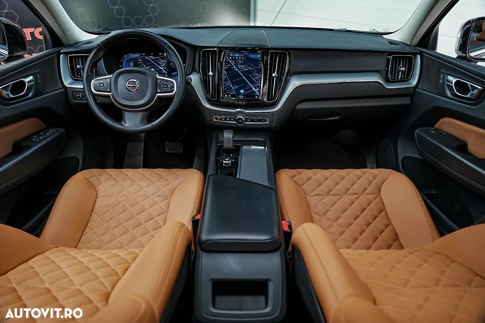 Volvo XC 60 Recharge T6 AWD AT Core - 12