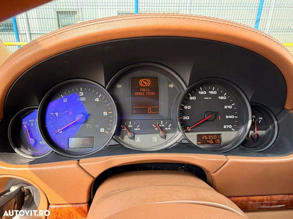 Porsche Cayenne - 12