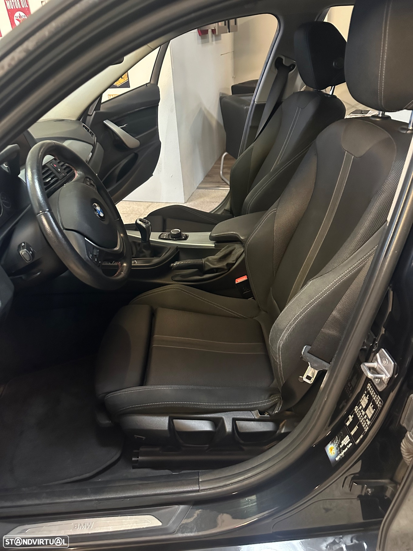 BMW 318 d Line Sport - 11