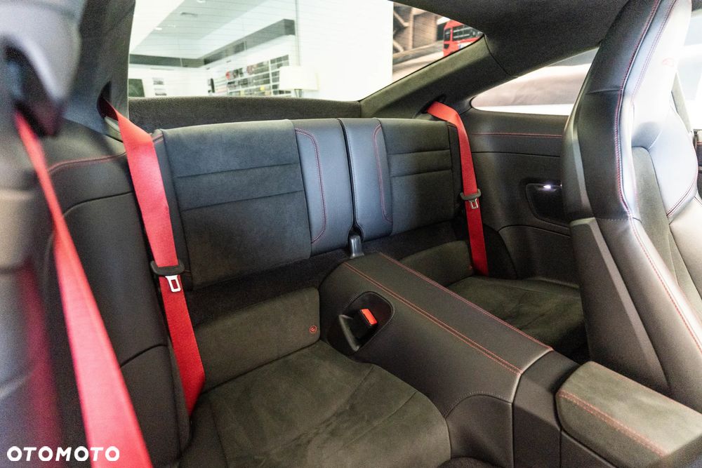 Porsche 911 Carrera 4 GTS - 41