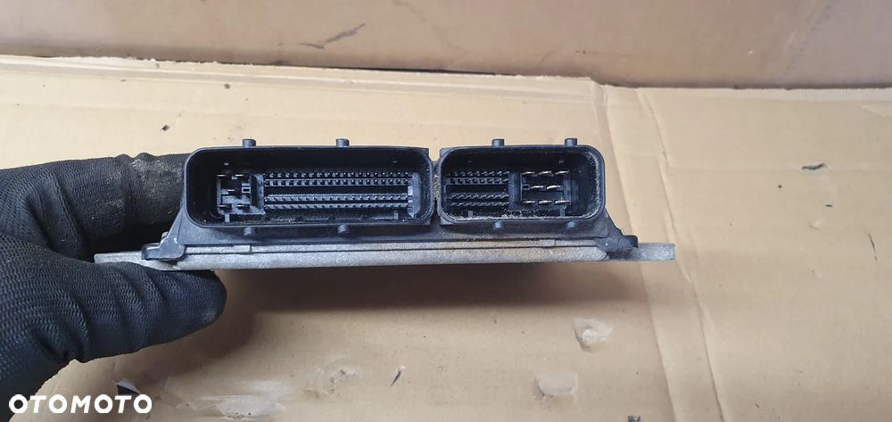 Komputer sterownik silnika Nissan Note E11 1.4 16V MEC37-510 - 3