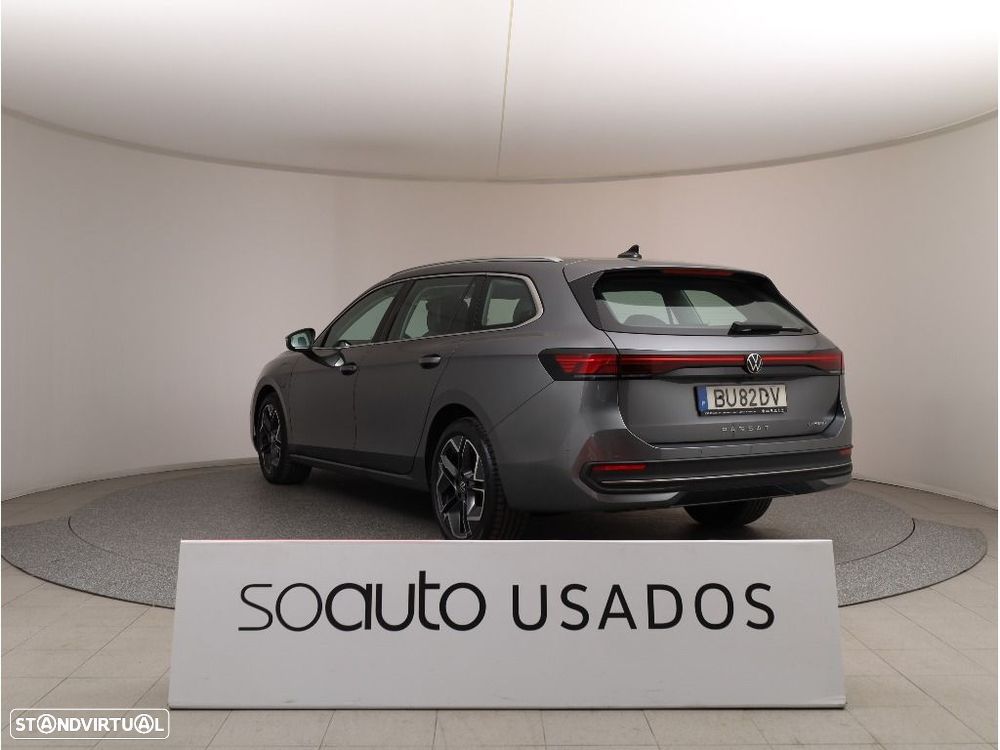 VW Passat Variant - 5